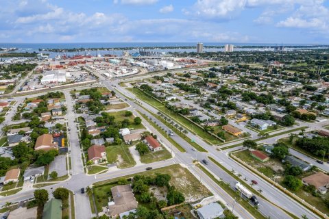 Купить земельный участок в Ривьера-Бич, Флорида № 582116 - фото 10