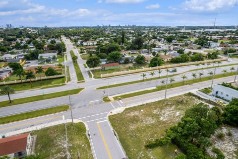 Купить земельный участок в Ривьера-Бич, Флорида № 582116 - фото 7