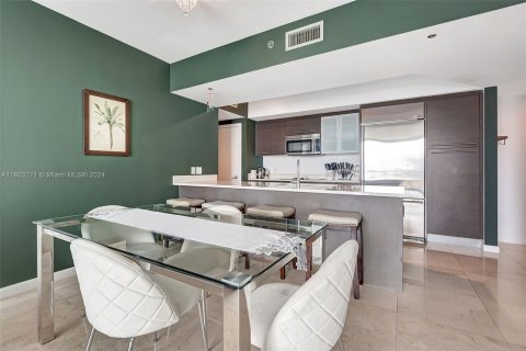 Copropriété à vendre à Miami, Floride: 2 chambres, 103.21 m2 № 1222893 - photo 4