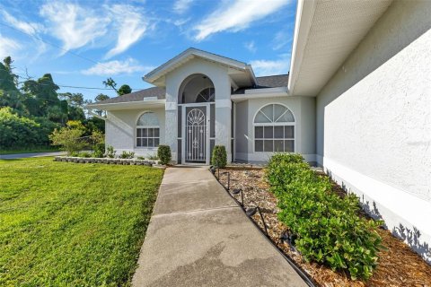 Villa ou maison à vendre à North Port, Floride: 3 chambres, 128.76 m2 № 1326237 - photo 3