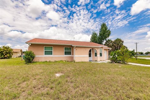 Villa ou maison à vendre à Port Charlotte, Floride: 2 chambres, 85.28 m2 № 1326273 - photo 30