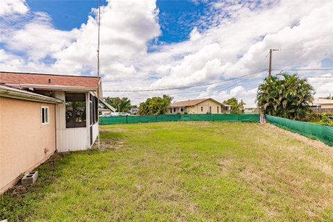 Villa ou maison à vendre à Port Charlotte, Floride: 2 chambres, 85.28 m2 № 1326273 - photo 28