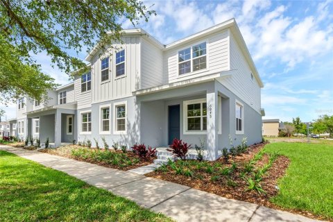 Townhouse in Saint Cloud, Florida 4 bedrooms, 182.09 sq.m. № 1267336 - photo 1