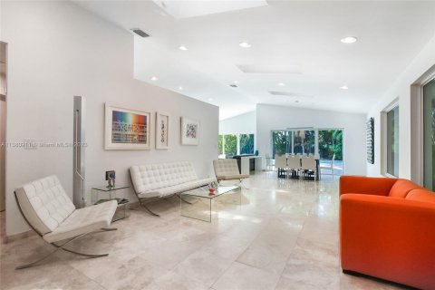 Villa ou maison à vendre à Golden Beach, Floride: 4 chambres, 209.59 m2 № 496946 - photo 3