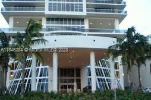 Condominio en alquiler en Hallandale Beach, Florida, 3 dormitorios, 191.84 m2 № 330515 - foto 22