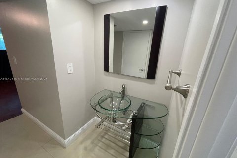 Copropriété à vendre à Sunny Isles Beach, Floride: 2 chambres, 116.22 m2 № 948606 - photo 19