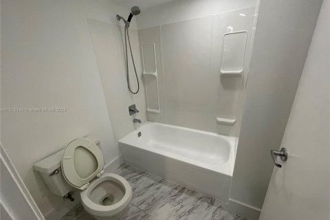 Copropriété à vendre à Sunny Isles Beach, Floride: 2 chambres, 116.22 m2 № 948606 - photo 21