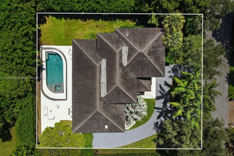 Villa ou maison à vendre à Coral Gables, Floride: 5 chambres, 414.72 m2 № 1367566 - photo 3