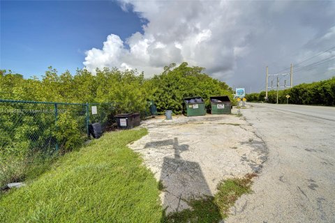 Commercial property in Key Largo, Florida № 668083 - photo 9