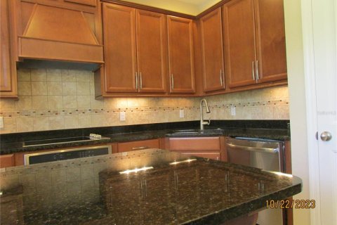 Townhouse in Orlando, Florida 3 bedrooms, 208.29 sq.m. № 798767 - photo 2