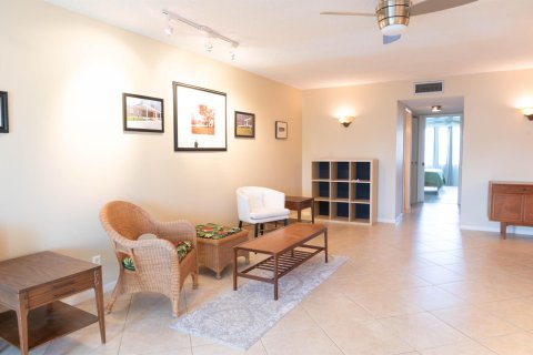Villa ou maison à vendre à Delray Beach, Floride: 1 chambre, 99.22 m2 № 869169 - photo 2