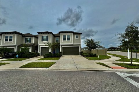 Townhouse in Wesley Chapel, Florida 3 bedrooms, 167.87 sq.m. № 1363788 - photo 1