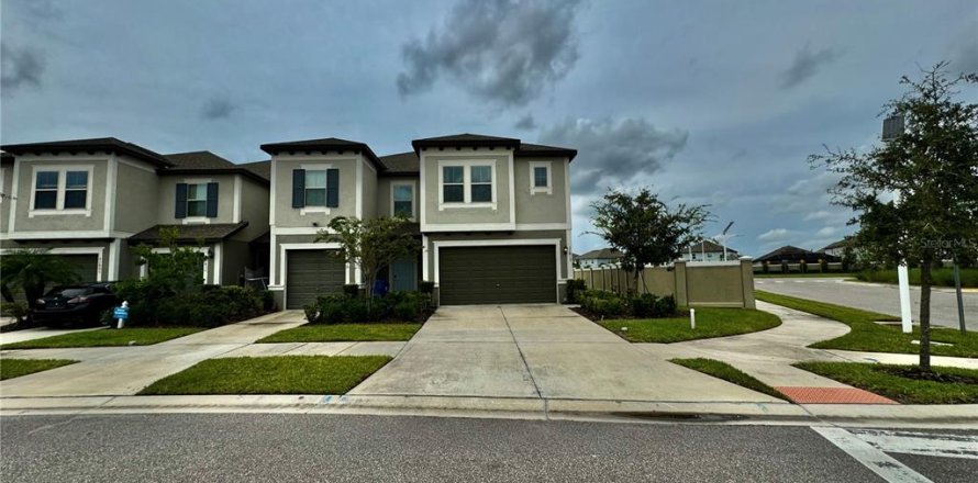 Townhouse in Wesley Chapel, Florida 3 bedrooms, 167.87 sq.m. № 1363788