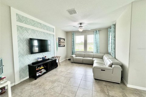 Townhouse in Wesley Chapel, Florida 3 bedrooms, 167.87 sq.m. № 1363788 - photo 15