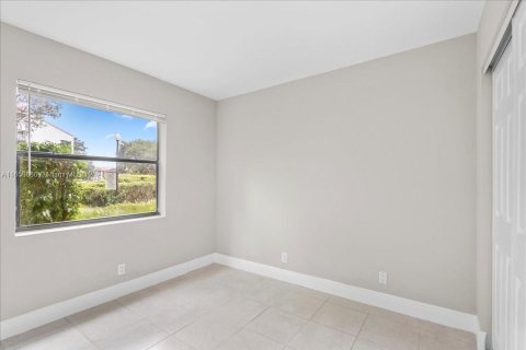 Condo in Coral Springs, Florida, 3 bedrooms  № 1365905 - photo 18