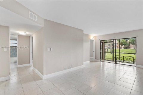 Condominio en venta en Coral Springs, Florida, 3 dormitorios, 92.16 m2 № 1365905 - foto 6