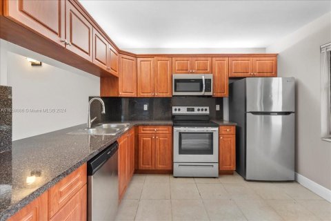 Condo in Coral Springs, Florida, 3 bedrooms  № 1365905 - photo 2