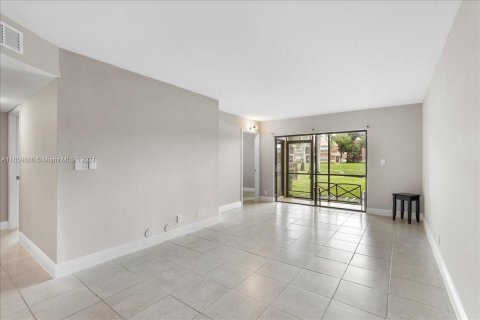 Condo in Coral Springs, Florida, 3 bedrooms  № 1365905 - photo 5