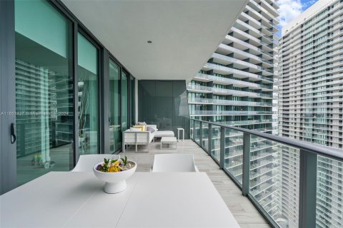 Condominio en alquiler en Miami, Florida, 2 dormitorios, 98.2 m2 № 1365945 - foto 24