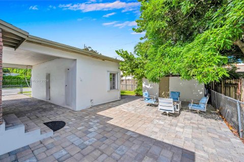 Casa en venta en Miami, Florida, 4 dormitorios, 205.78 m2 № 1439999 - foto 25