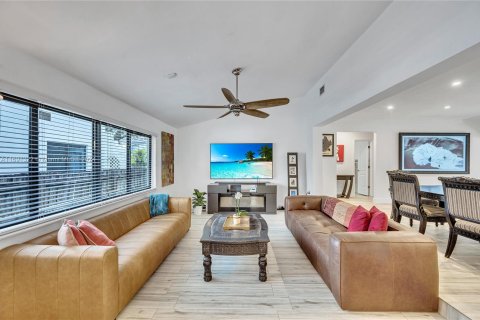 Casa en venta en Miami, Florida, 4 dormitorios, 205.78 m2 № 1439999 - foto 7