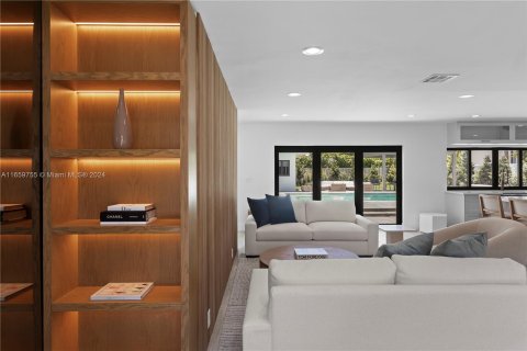 Casa en venta en Miami Beach, Florida, 4 dormitorios, 225.85 m2 № 1368765 - foto 3