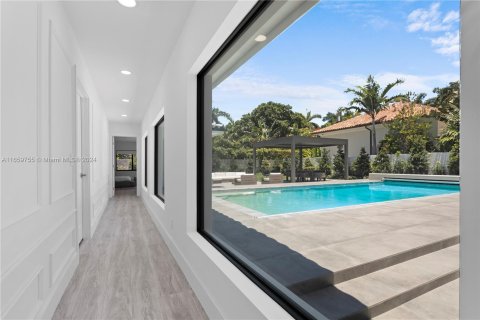 Casa en venta en Miami Beach, Florida, 4 dormitorios, 225.85 m2 № 1368765 - foto 19