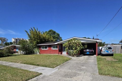 House in Tampa, Florida 3 bedrooms, 91.79 sq.m. № 1426917 - photo 1