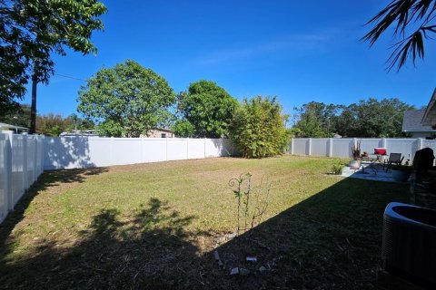 House in Tampa, Florida 3 bedrooms, 91.79 sq.m. № 1426917 - photo 19