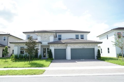 House in Davie, Florida 4 bedrooms, 295.15 sq.m. № 1404583 - photo 3