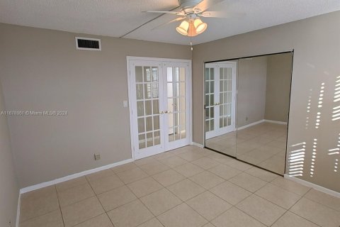 Condominio en venta en Lauderhill, Florida, 2 dormitorios, 106.65 m2 № 1404536 - foto 2