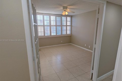 Condominio en venta en Lauderhill, Florida, 2 dormitorios, 106.65 m2 № 1404536 - foto 16