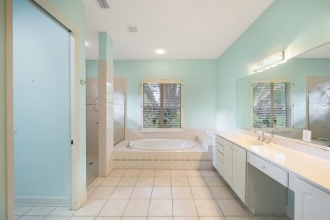 Casa en venta en Tampa, Florida, 4 dormitorios, 350.43 m2 № 1247072 - foto 30