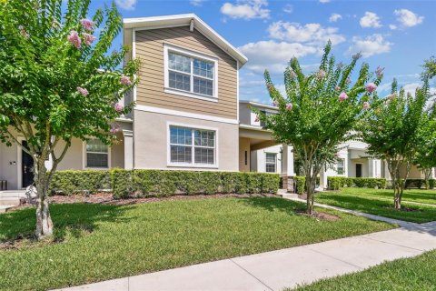 Townhouse in Winter Garden, Florida 4 bedrooms, 185.8 sq.m. № 1247193 - photo 1