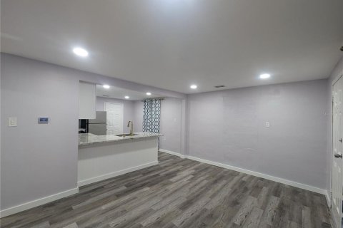 Immobilier commercial à vendre à Tampa, Floride: 93.65 m2 № 1326616 - photo 4