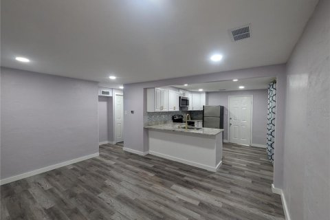 Immobilier commercial à vendre à Tampa, Floride: 93.65 m2 № 1326616 - photo 3