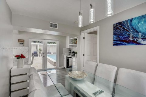 Villa ou maison à vendre à Cutler Bay, Floride: 3 chambres, 118.54 m2 № 1117623 - photo 21