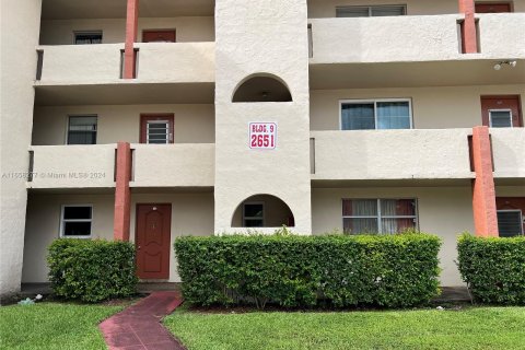 Condominio en venta en Sunrise, Florida, 2 dormitorios, 78.97 m2 № 1364156 - foto 2