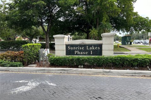 Condominio en venta en Sunrise, Florida, 2 dormitorios, 78.97 m2 № 1364156 - foto 1