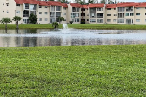 Copropriété à vendre à Sunrise, Floride: 2 chambres, 78.97 m2 № 1364156 - photo 26