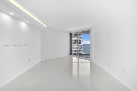 Copropriété à louer à Sunny Isles Beach, Floride: 2 chambres, 187.66 m2 № 1364157 - photo 20