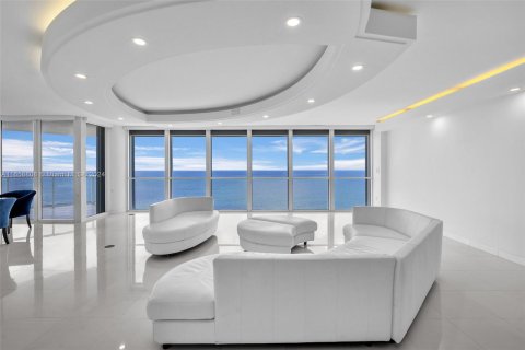 Copropriété à louer à Sunny Isles Beach, Floride: 2 chambres, 187.66 m2 № 1364157 - photo 13