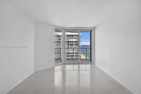 Condo in Sunny Isles Beach, Florida, 2 bedrooms  № 1364157 - photo 27