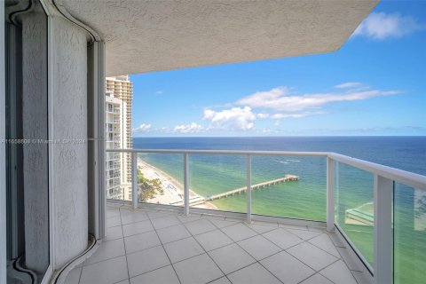 Copropriété à louer à Sunny Isles Beach, Floride: 2 chambres, 187.66 m2 № 1364157 - photo 2