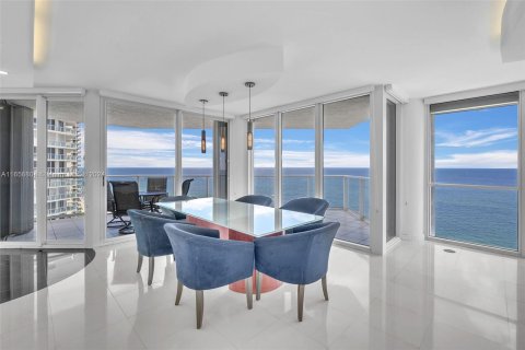 Copropriété à louer à Sunny Isles Beach, Floride: 2 chambres, 187.66 m2 № 1364157 - photo 9