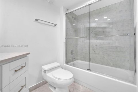 Condo in Sunny Isles Beach, Florida, 2 bedrooms  № 1364157 - photo 29