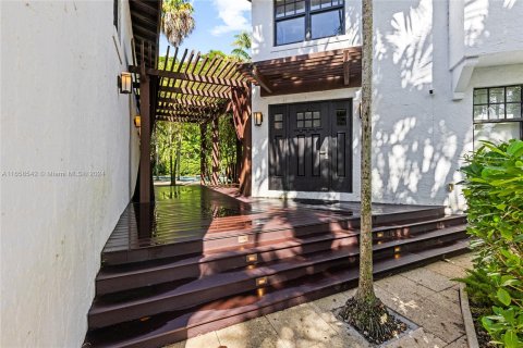 Casa en venta en Miami, Florida, 4 dormitorios, 288.74 m2 № 1364102 - foto 7