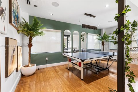 Casa en venta en Miami, Florida, 4 dormitorios, 288.74 m2 № 1364102 - foto 12