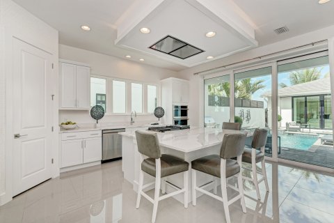 House in Aqua by Medallion Home in Bradenton, Florida 3 bedrooms, 251 sq.m. № 567712 - photo 7