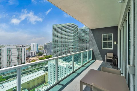 Condo in Miami, Florida, 2 bedrooms  № 1365842 - photo 27